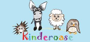 auf Hellbauem Hintergrund stehen in leichtem Bogen, wie auf einem Hügel gezeichnete Tier und zwar ein Igel, ein Esel, ein Schaf und eine Eule